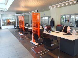 Empfangsbereich Autohaus
